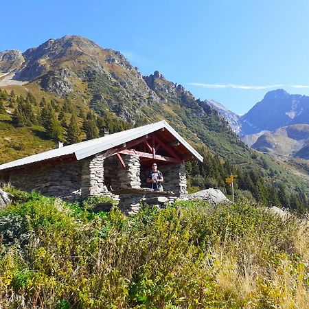 Apartament Le Refuge Du Poete Saint-François-de-Sales Zewnętrze zdjęcie